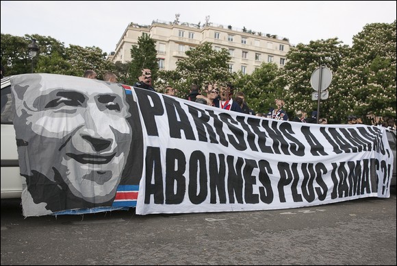 Marche pour la survie des tribunes populaires (photo Éric Baledent)