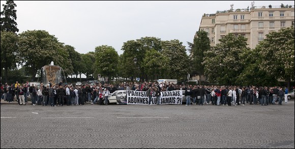 Marche pour la survie des tribunes populaires (photo Éric Baledent)